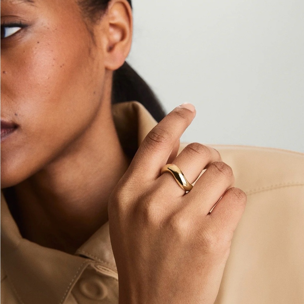 MEJURI DÔME FIGURE RING